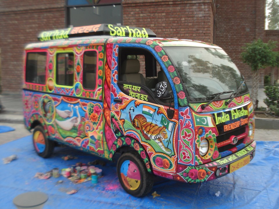 HyderAliIndoPakdostiVan